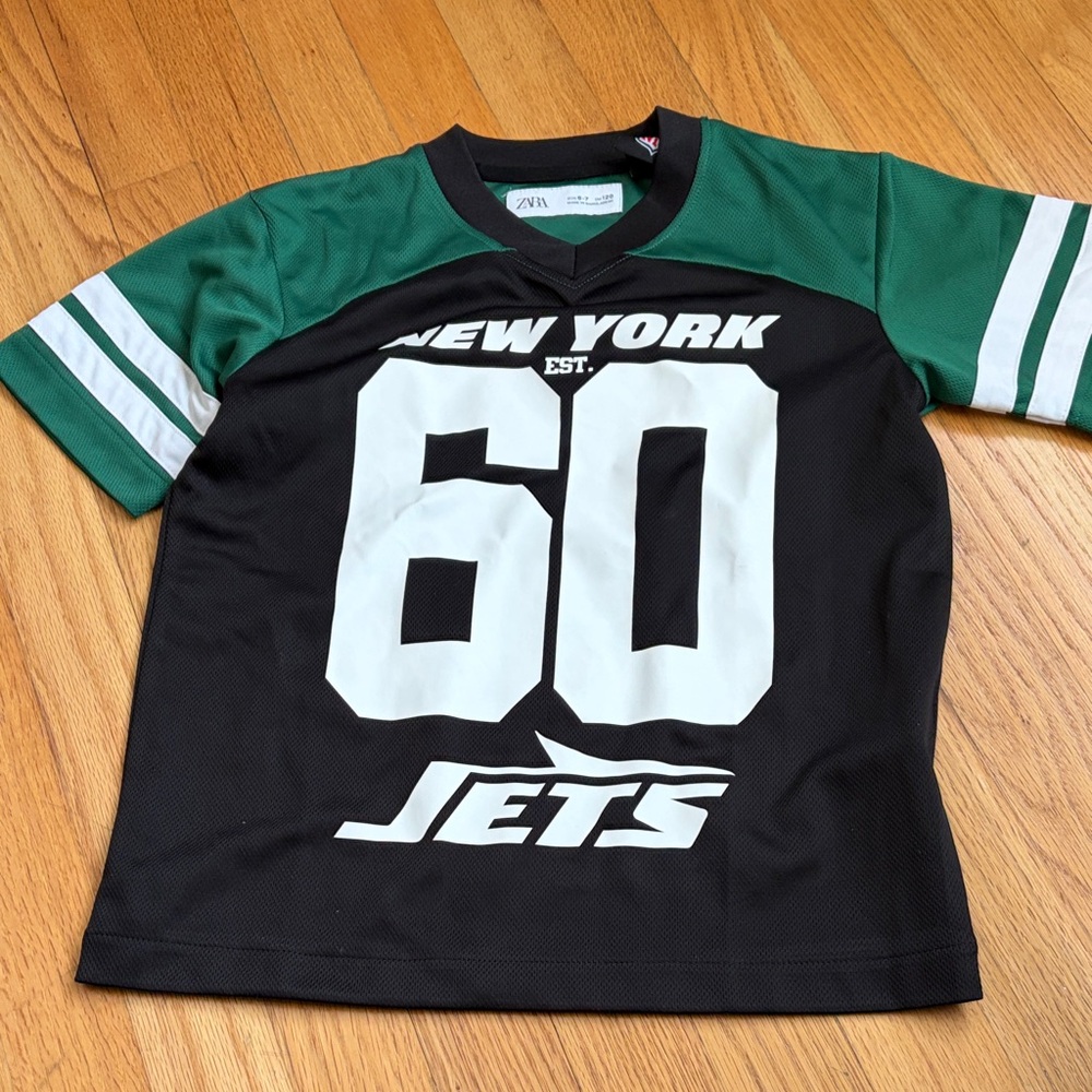 Zara Kids Green and Black Sports Tee, 6-7